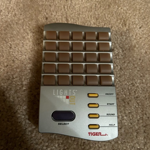 Vintage 1995 Tiger Lights Out Game - Picture 1 of 1